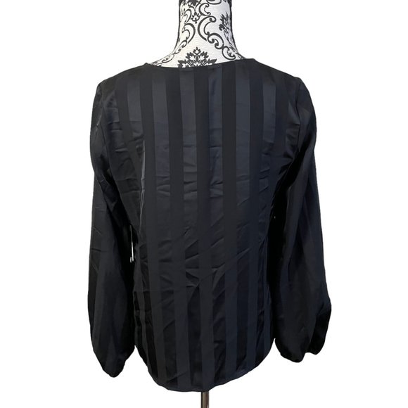 Liz Claiborne | Women's Black Striped Keyhole Neck Long Sleeve Blouse Size XS - Picture 4 of 6